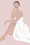 Digitales Kunstwerk „Composure“ aus der Kollektion Grace von Kirstii Nicolas mit einer minimalistischen weiblichen Figur in weißem Kleid vor zartrosafarbenem Hintergrund.